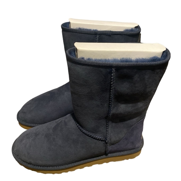 UGG AUTRALIA CLASSIC SHORT  BOOT WOMEN'S SIZE 11 COLOR NAVY Damaged box - Picture 3 of 8